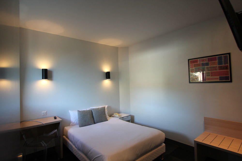 Hotel Vol De Nuit Purpan Toulouse Exterior photo